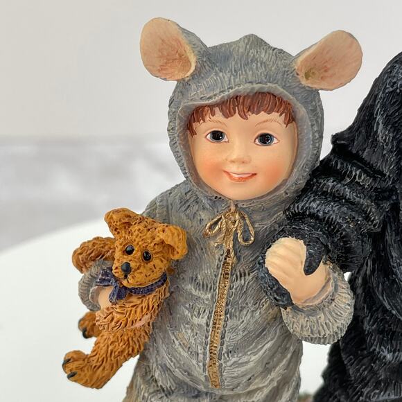 Boyd's Bears Yesterday's Child Cathy and Miranda First Trick or Treat 2003 - Picture 3 of 16